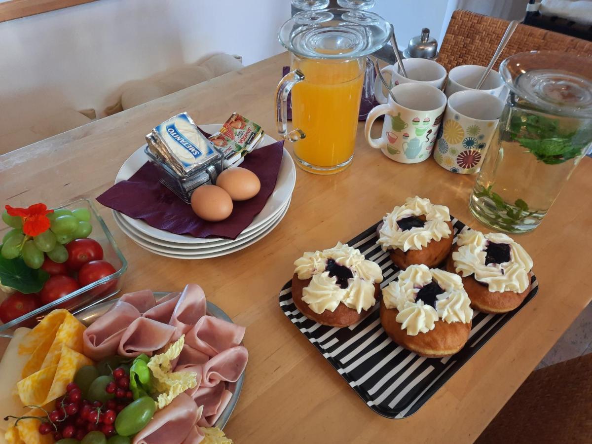 Penzion Zahrada Nad Rekou, Restaurace A Kavarna - Parkovani Gratis Zlatá Koruna Εξωτερικό φωτογραφία